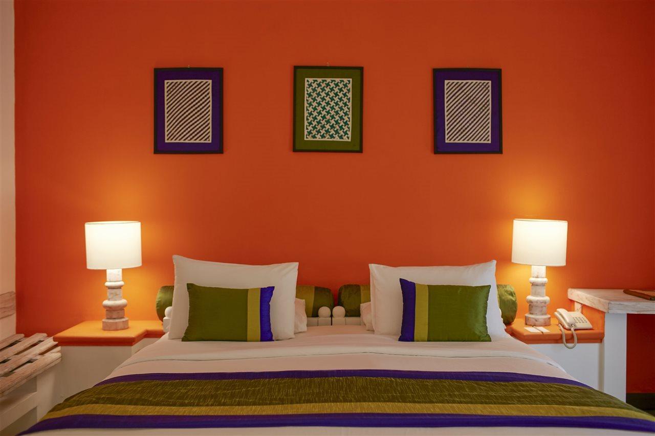Hotel Sigiriya Exterior foto A bedroom at the Taj Bengal