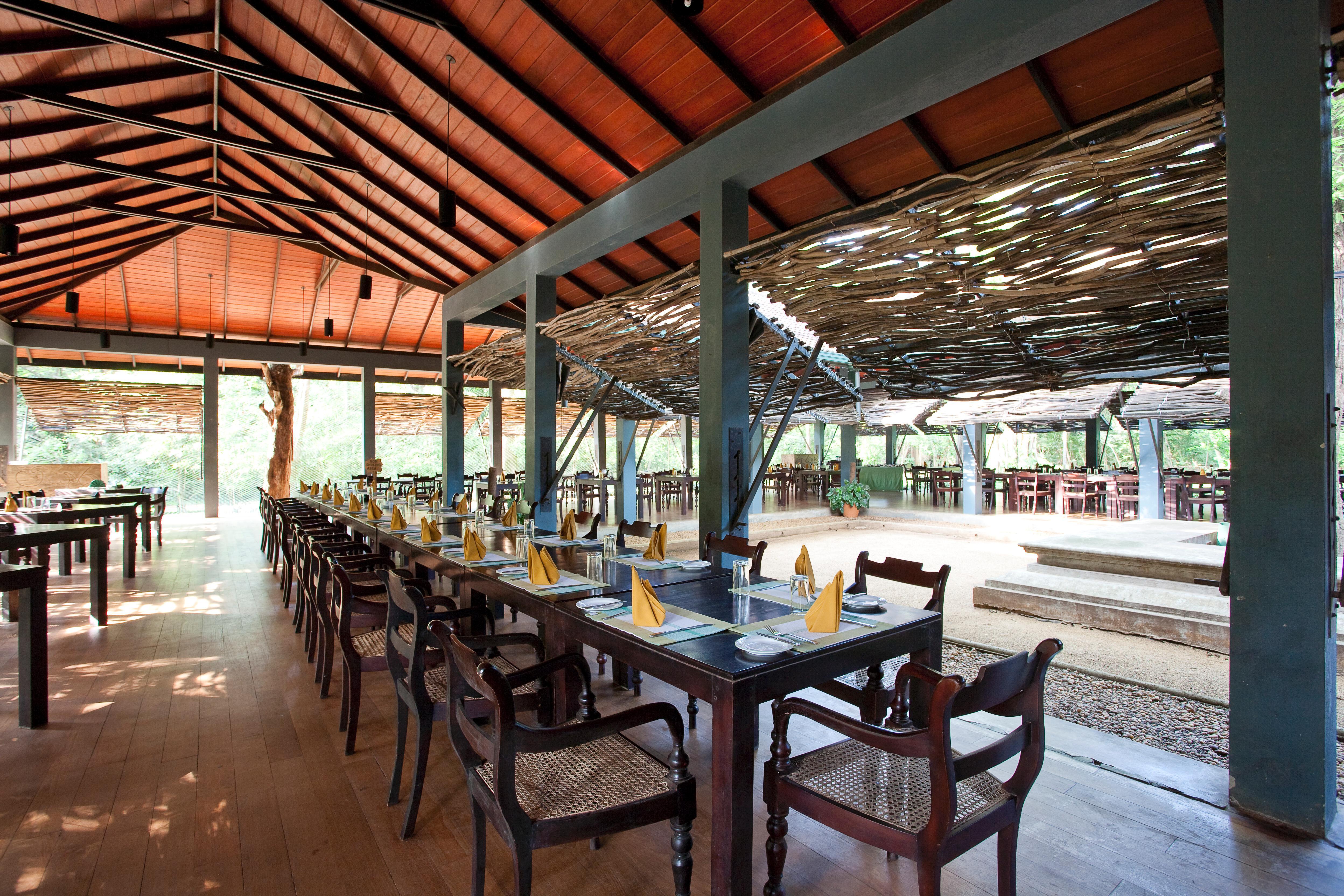 Hotel Sigiriya Exterior foto The dining room at the restaurant