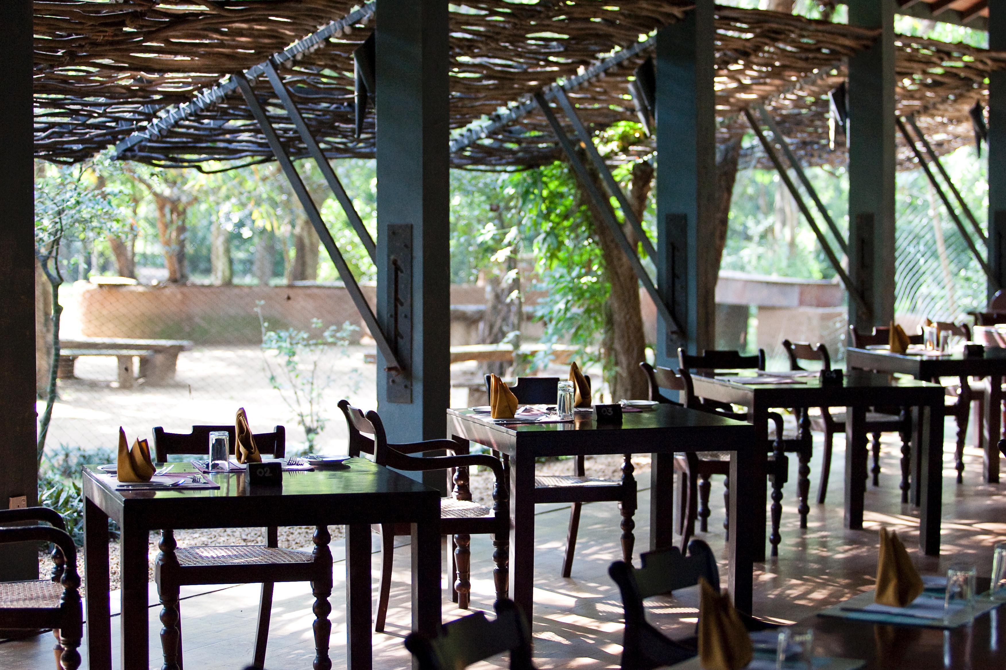 Hotel Sigiriya Exterior foto The restaurant at the resort