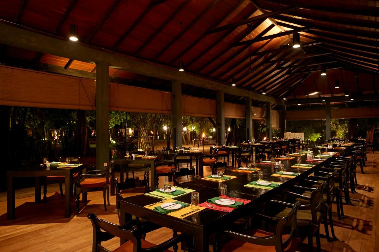 Hotel Sigiriya Exterior foto The interior of the restaurant